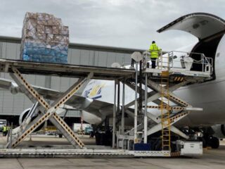 Operazioni di carico merci a Malpensa. Fonte: Air Cargo Italy