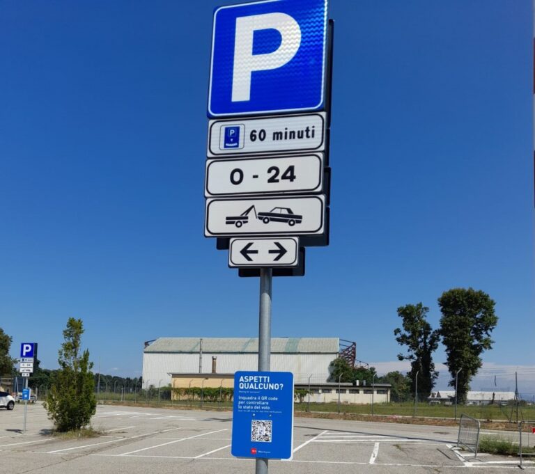 un deserto parcheggiio wait zone a Malpensa